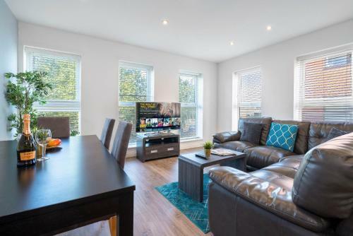 Haus Apartments Spacious 2 Bedroom & Parking