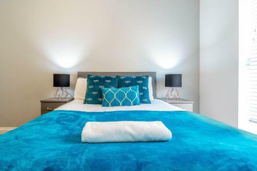 Haus Apartments Spacious 2 Bedroom & Parking
