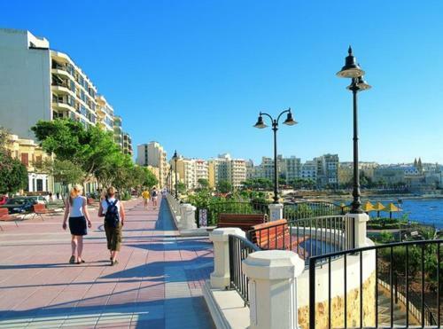 Superb Seafront Family Apartment