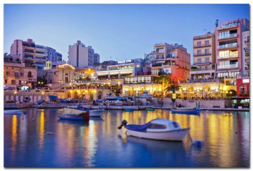 Superb Seafront Family Apartment