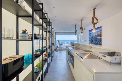 Superb Seafront Family Apartment