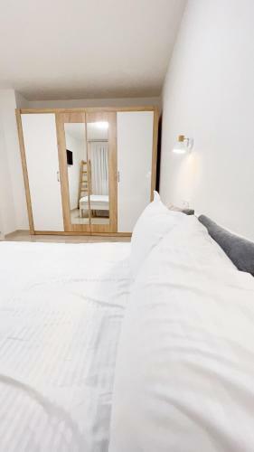 Boka Del Mar Seaview Waterfront Apartment