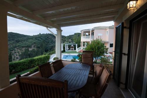 Private Villa's In Nw Corfu With Pool