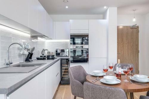 Vogue Modern Apartment New Build - Birmingham City Centre