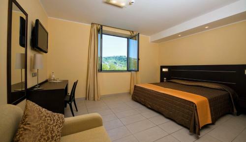 Hotel Letizi�