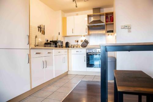 The Ivy . Contemporary Apart . Ideal For Long Stay