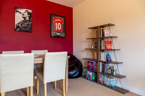 Pass The Keys Spacious & Cosy Central 1 Bed Apartment Parking