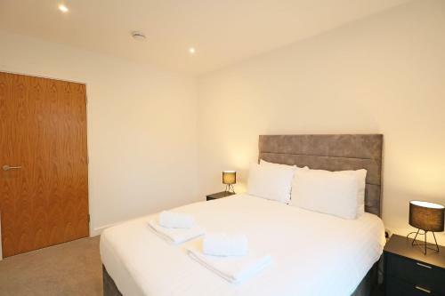 Central 1 Bed Apartment On Quiet Road