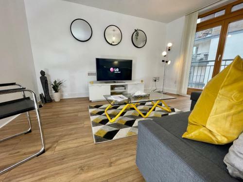 Stylish Luxe Apartment In City Centre W/ Netflix