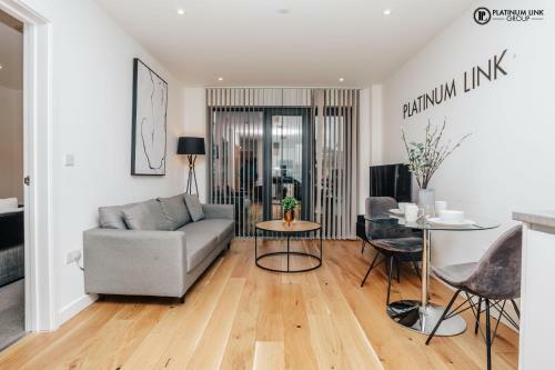 Platinum Link Apartments, Luxury New Build, One Bed, Marble Asthetic