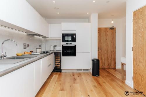 Platinum Link Apartments, Luxury New Build, One Bed, Marble Asthetic