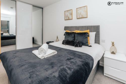 Platinum Link Apartments, Luxury New Build, One Bed, Marble Asthetic