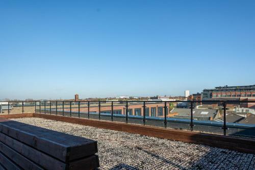 Contemporary 1 Bedroom Apartment In Central Birmingham