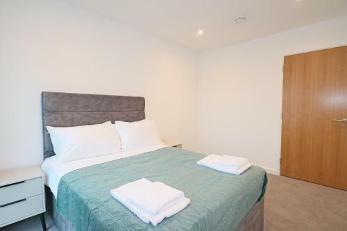 Central Birmingham Contemporary 2 Bed Apartment