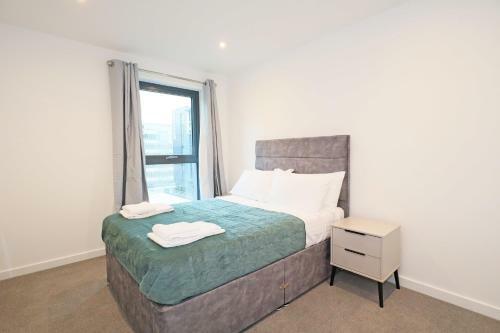 Central Birmingham Contemporary 2 Bed Apartment
