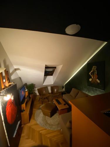 Apartment 313