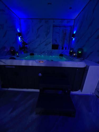 The Exclusive Jacuzzi Apartments