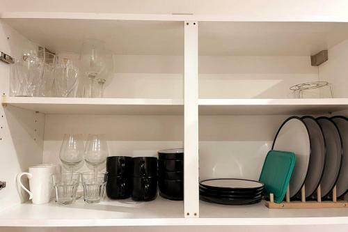 Executive Spacious 1 Bed Apartment With Workspace & Free Parking