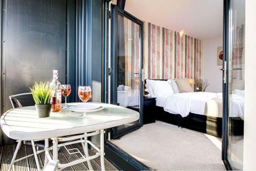Canal View Luxury Apartment Business Free Parking