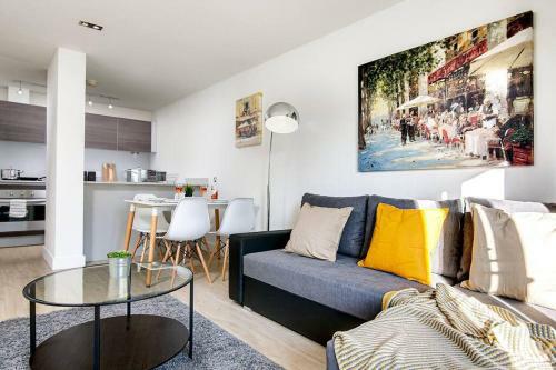 Canal View Luxury Apartment Business Free Parking