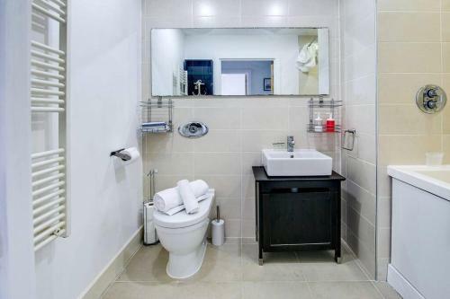 Canal View Luxury Apartment Business Free Parking
