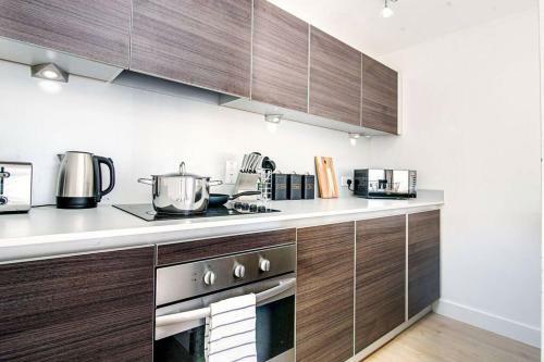 Canal View Luxury Apartment Business Free Parking