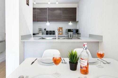 Canal View Luxury Apartment Business Free Parking