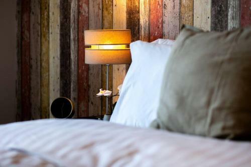 Canal View Luxury Apartment Business Free Parking