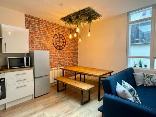 Apartamento Huge Duplex ~ City Centre ~ Large Groups Welcome!