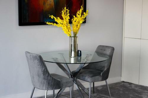 Deluxe 1 Bedroom Apartment - City Centre