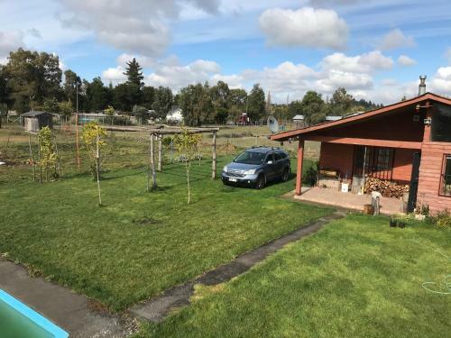 Casa De Campo Con Piscina Privada, Jardines Y Juegos