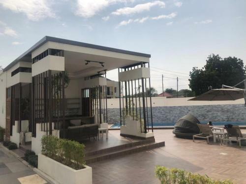 Henrietta's Place Two Bedroom Apartment