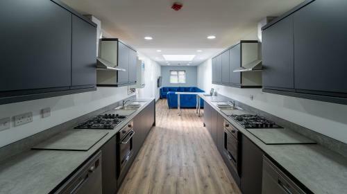Apartamento Spacious Serviced Studio With Large Kitchenette