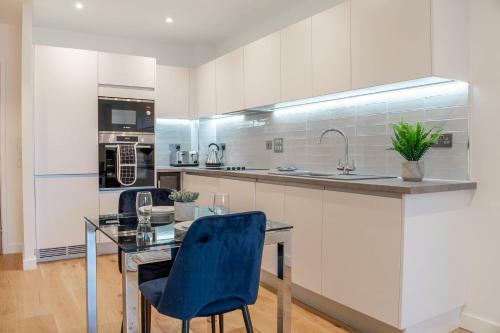 Central Birmingham Modern 1 Bedroom Apartment