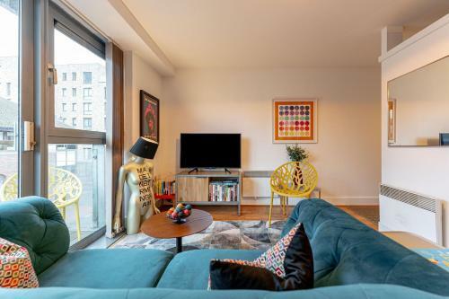 Luxury 1 Bedroom Apartment - Central Birmingham, Cube And Mailbox