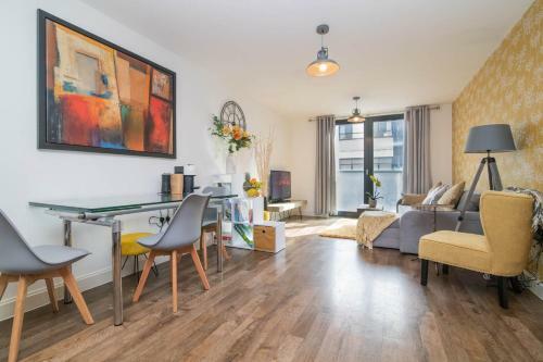 Apartamento ? Vibrant 2 Bed 2 Bath W/balcony Free Parking - Chinatown