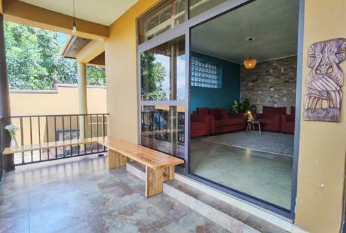 Bed & Breakfast Unique Rooms In An Authentic Part Of Kampala
