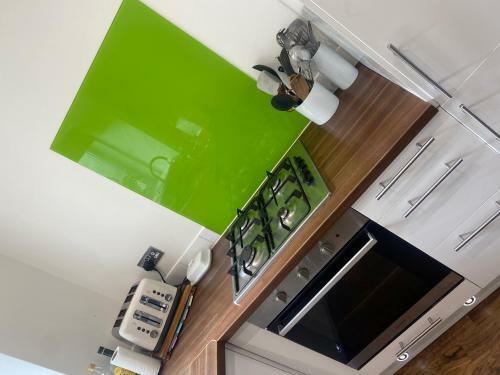 Large Home, Close To Bhx, Nec, Jlr, 4 Double Beds!