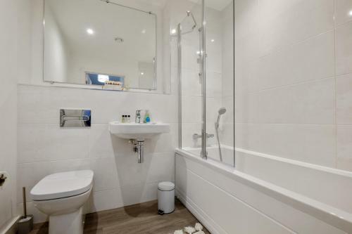 Central Birmingham 2 Bed Apartment With Balcony