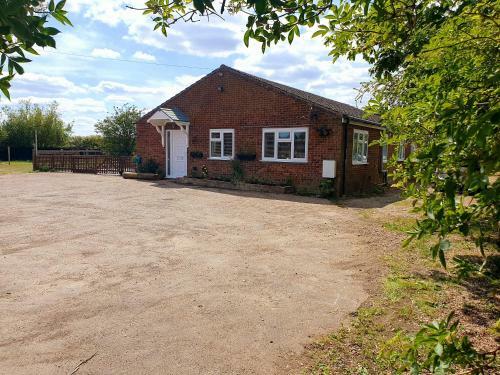 Sherwood Bungalow 3 Bedroom Entire Property