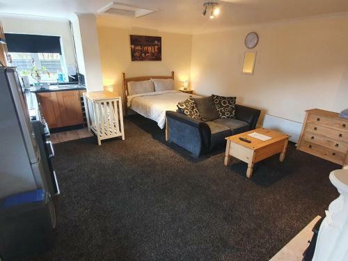 Sherwood Studio Annexe 1 Bedroom Entire Property