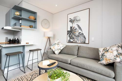 2six2 Florida Road Luxury Apartment