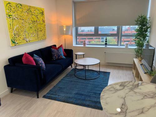 Bracknell Stunning 2 Bedroom And 2 Bathroom Apartment