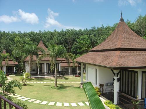 Hotel Leelawadee Garden Resort