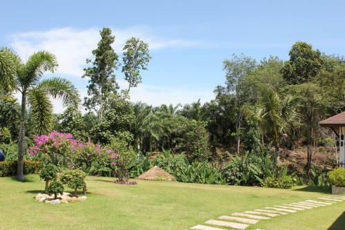 Hotel Leelawadee Garden Resort