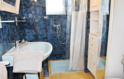 Holiday Home Couemes-vauc� N-776