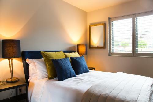 Villa The Design House With Heated Pool Sleeps 10