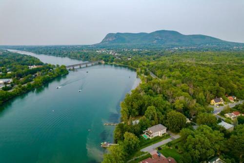 Apartamento Nice River & Mountain View+4 Beds+free Parking