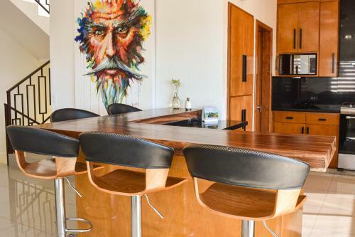 Modern&private, Best Sunset Views 3 Storey House ?