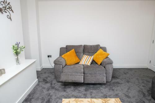 Fantastic Large House With Private Parking